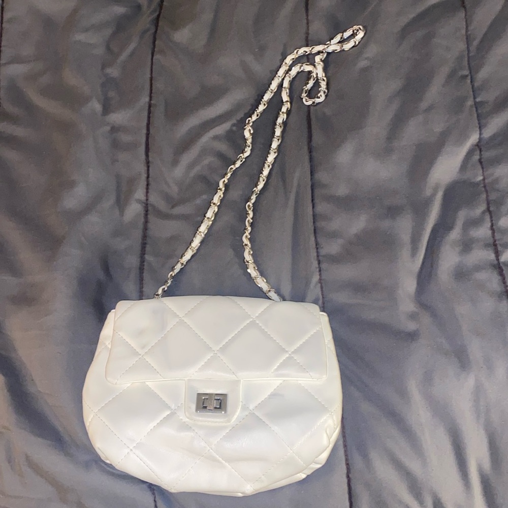 White crossbody bag with inside pocket